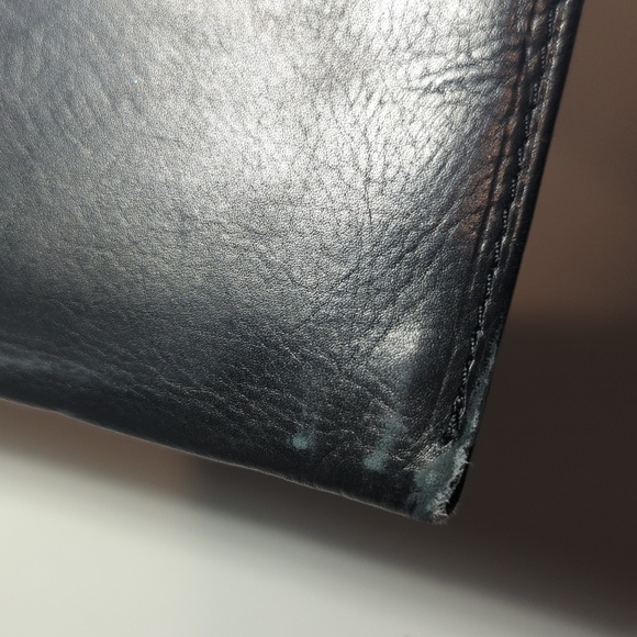 Paul & Taylor USA Black Leather Wallet - Picture 9 of 9